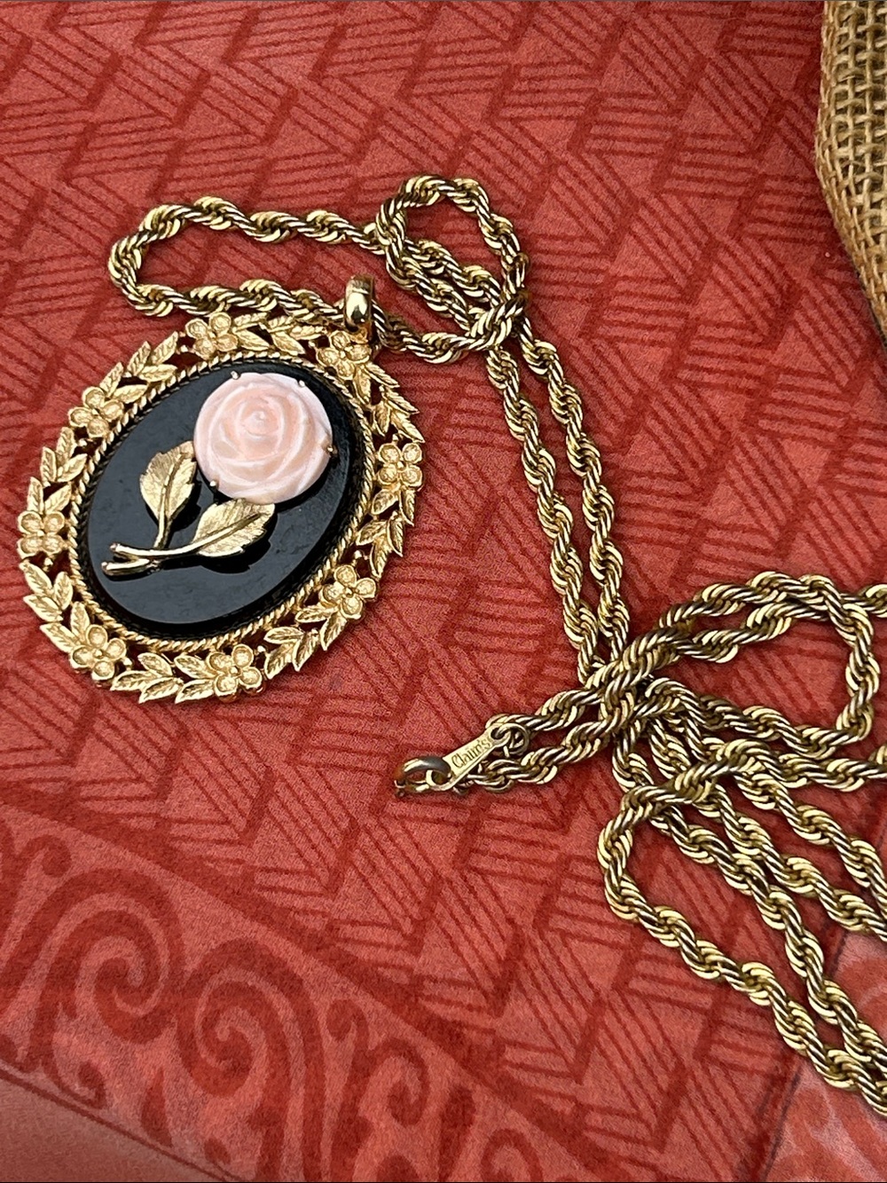 Avon 1973 Serena Rose Cameo Pink Rose with Mirrored Back - Picture 6 of 8